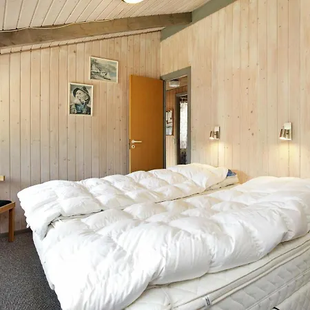 Holiday home Three-bedroom Holiday In Henne 13 Henne Strand