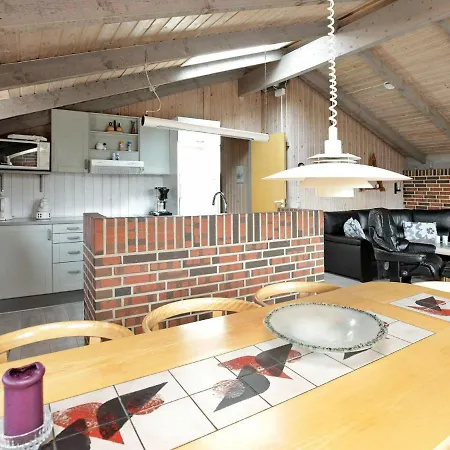 Holiday home Three-bedroom Holiday In Henne 13 Henne Strand