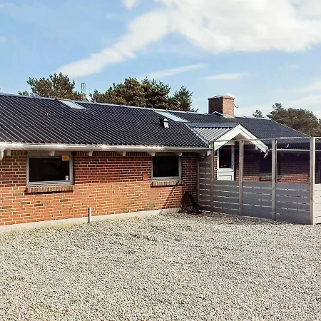 Holiday home Three-bedroom Holiday In Henne 13 Henne Strand