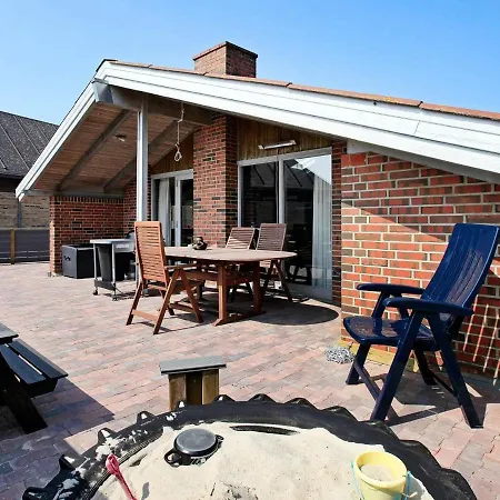 Three-bedroom Holiday In Henne 13 Holiday home